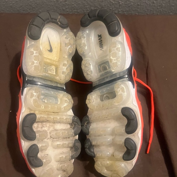 Nike Air Vapormax Plus Bright Crimson 2018 fits women size 12 or men 10.5 - Picture 7 of 11